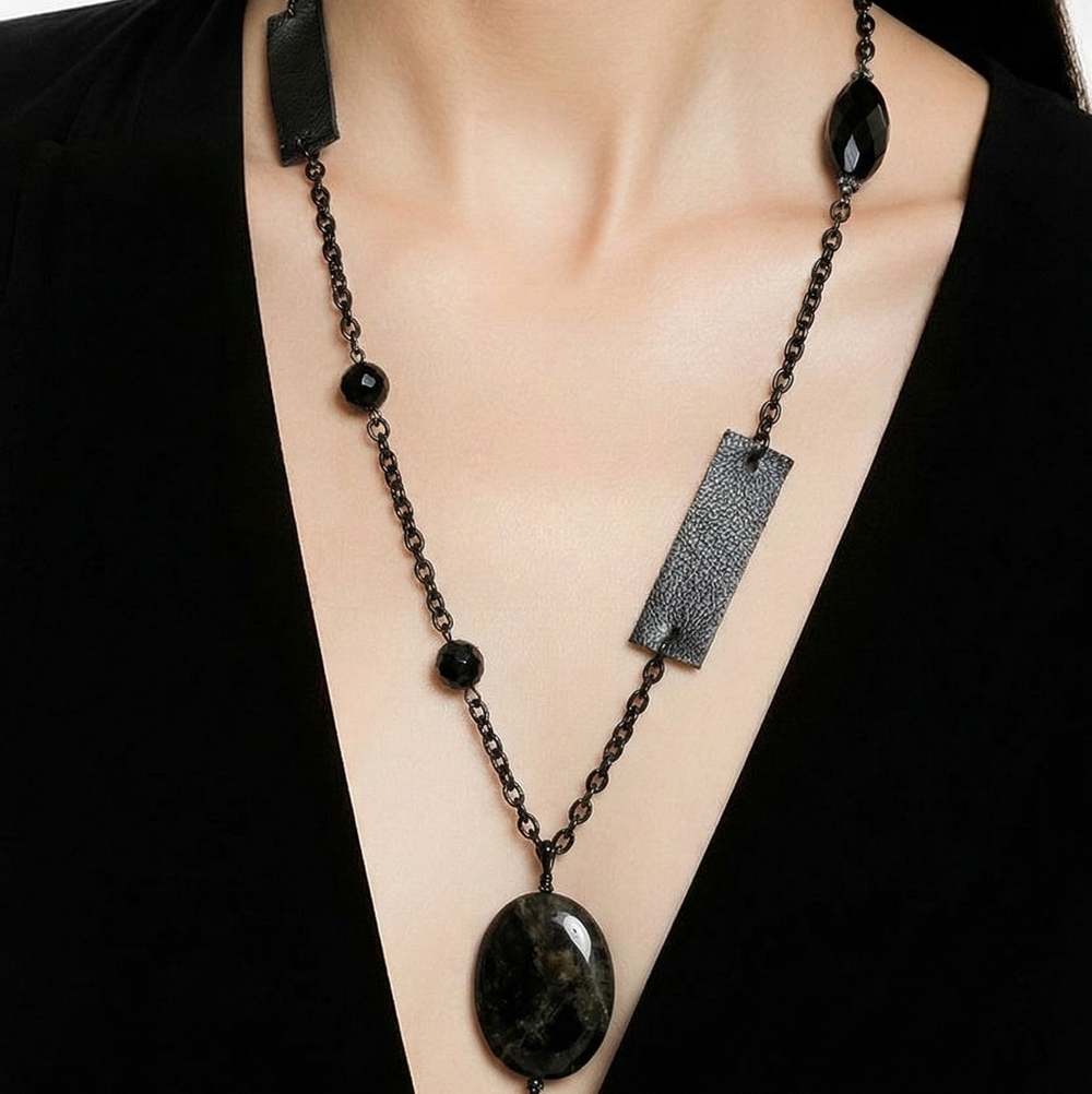 Elegant Black Pendant Necklace